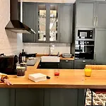 A Charming Stand And Flat In Διαμέρισμα