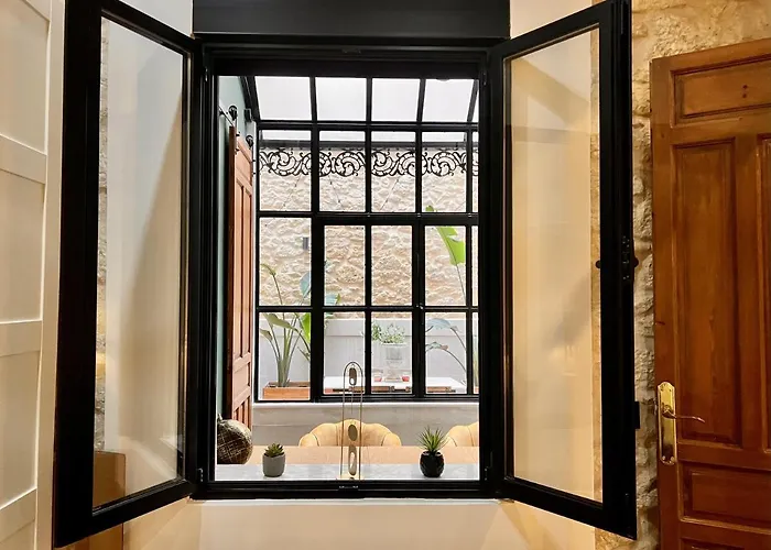 A Charming Stand And Flat In Apartment Alicante
