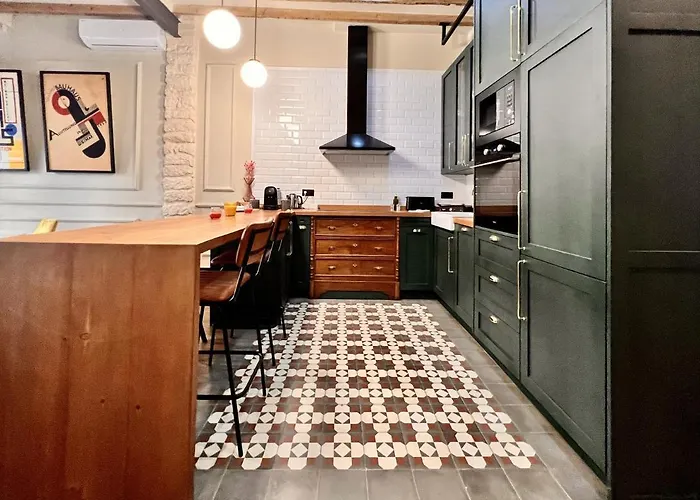 Apartment A Charming Stand And Flat In
