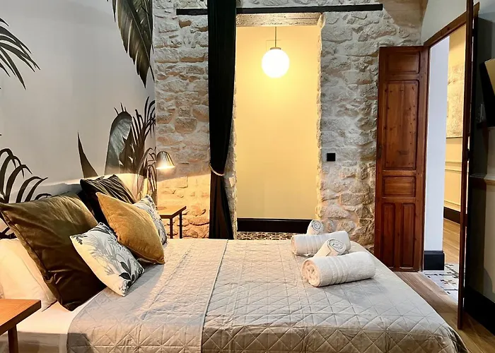 A Charming Stand And Flat In Alicante