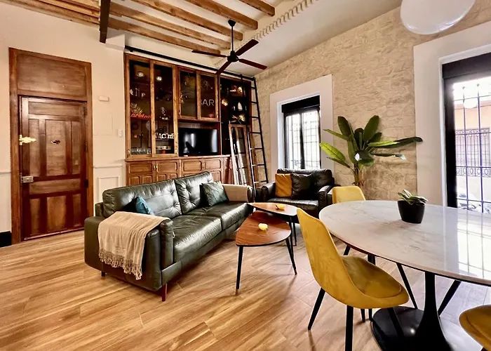 A Charming Stand And Flat In Apartment *
