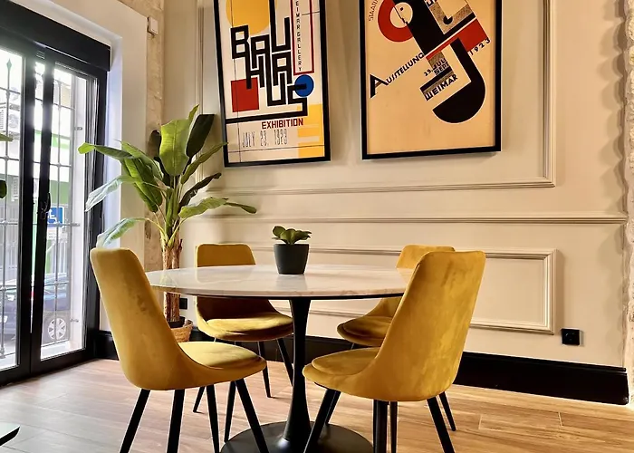 A Charming Stand And Flat In Apartment *